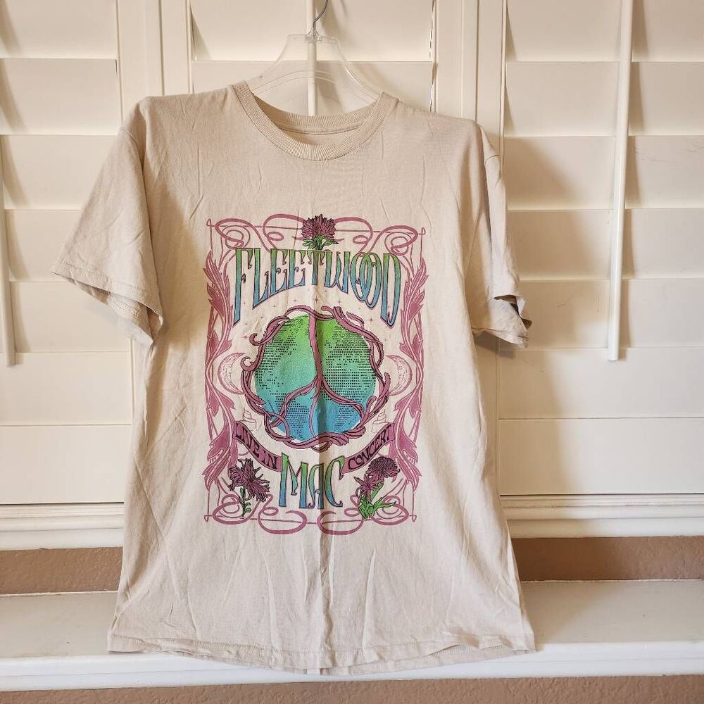 Fleetwood Mac Biege Graphic Tshirt Size Large